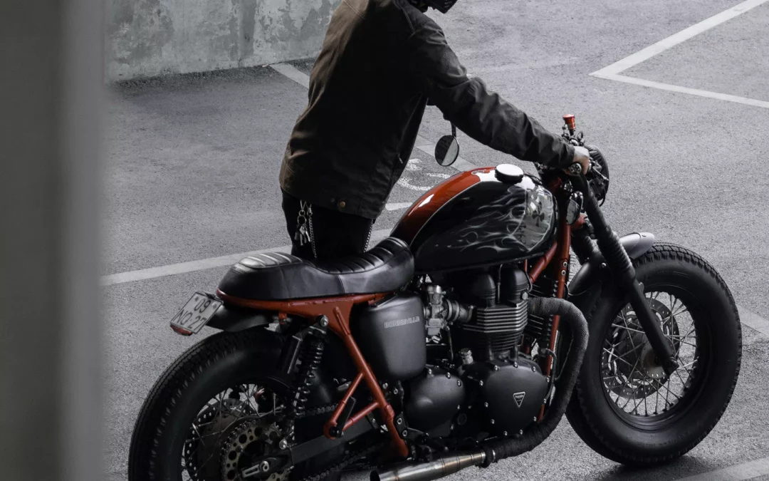 Unik-Motorcycles-Triumph-SE-Queen-of-Clubs-03